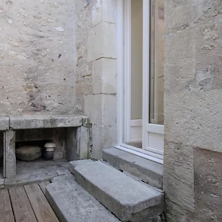 Prázdninový dům Charmante Maison De Bourg Avec Courette Pont-l'Abbe-d'Arnoult